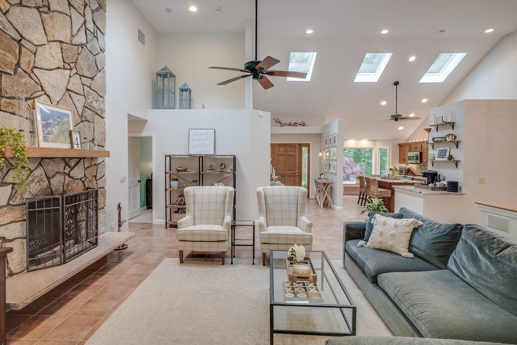 101 Davis Road Bedford, MA 01730 - Photo 9 of 42