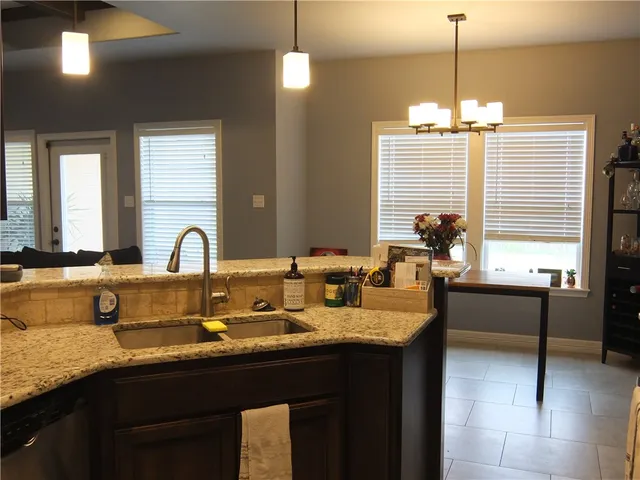 $2,100 | 6921 Anastasia, Corpus Christi, TX 78411