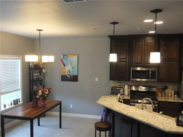 $2,100 | 6921 Anastasia, Corpus Christi, TX 78411