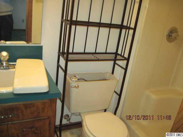 3186 Harmon Road Lincolnton, NC 28092 - Photo 5 of 6 Gallery Image 5