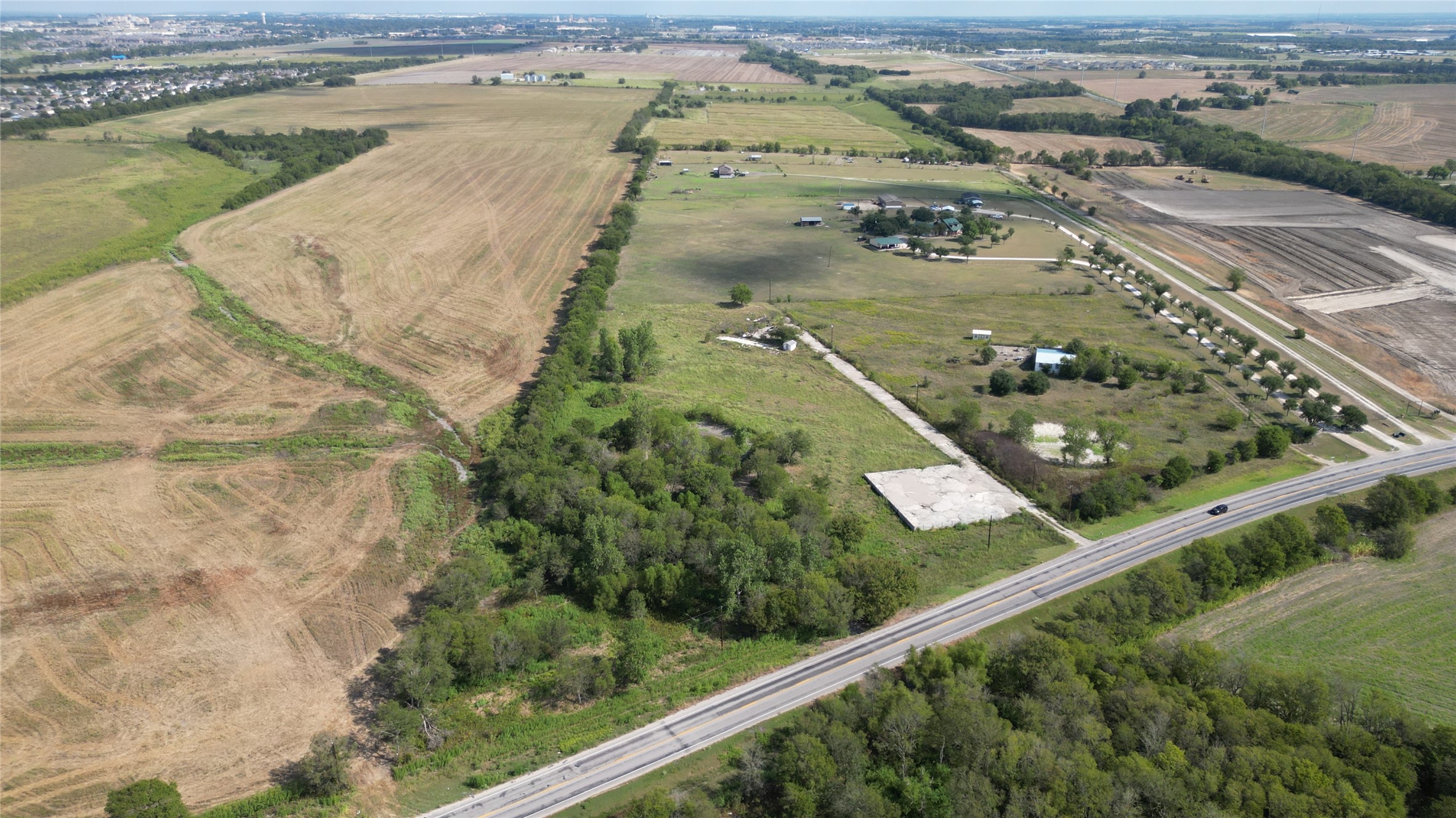 1012 East Fm 93 Road Temple, TX 76502 - Photo 28 of 40