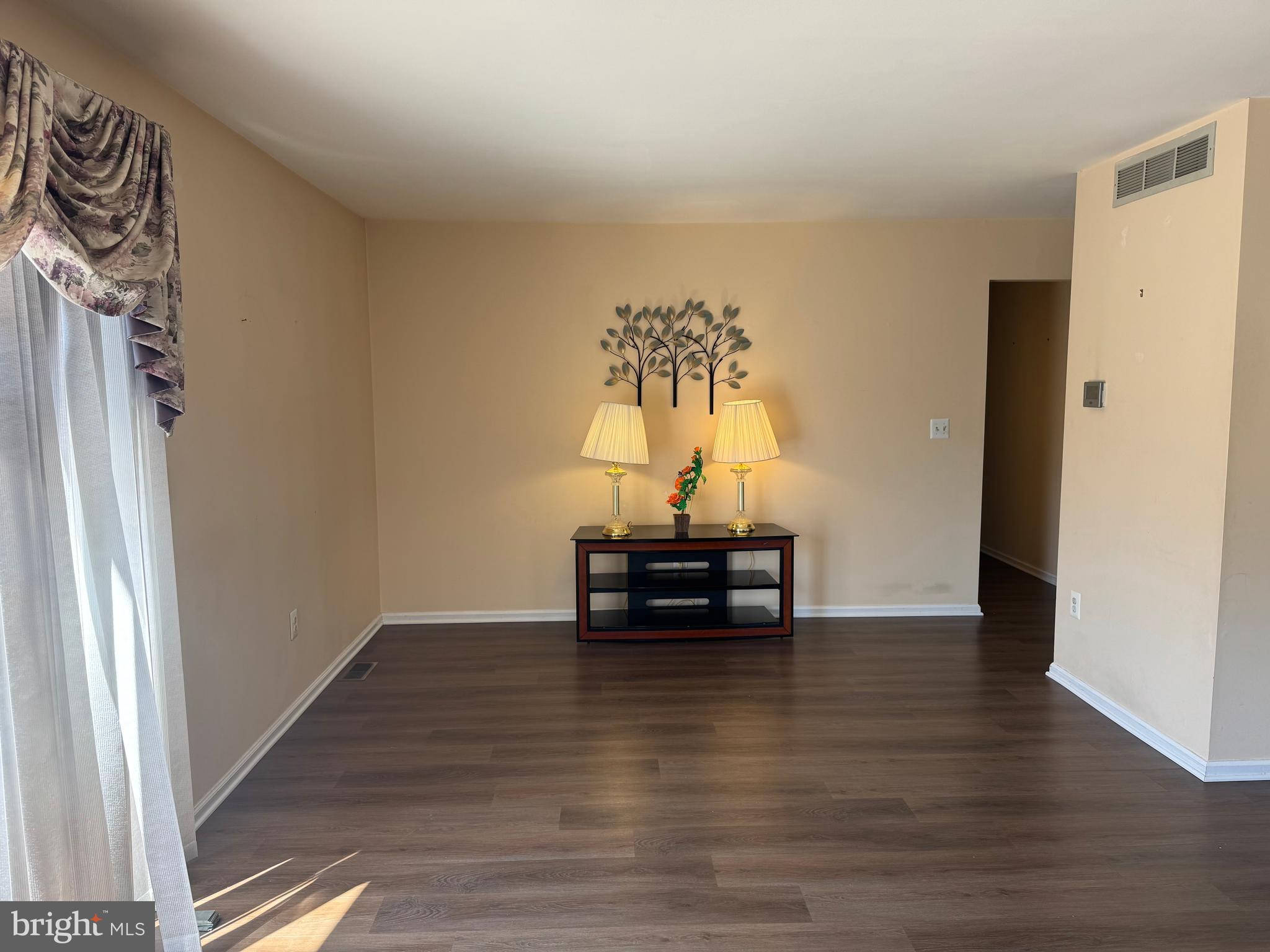 800 Bridgeboro Street Riverside, NJ 08075 - Photo 8 of 21 Dining Room