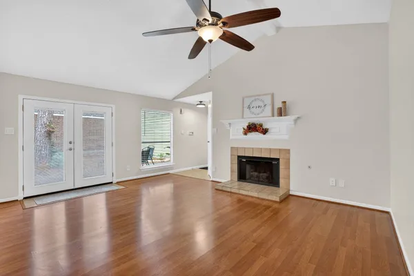 $275,000 | 30 Camberwell Court, The Woodlands, TX 77380