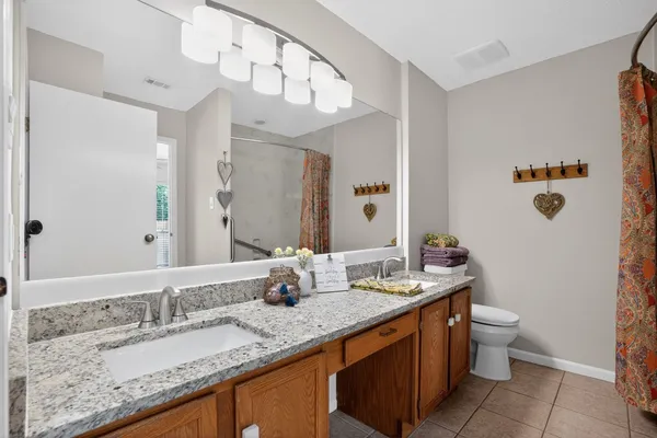 $275,000 | 30 Camberwell Court, The Woodlands, TX 77380