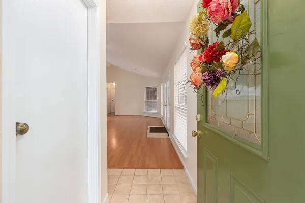 $275,000 | 30 Camberwell Court, The Woodlands, TX 77380