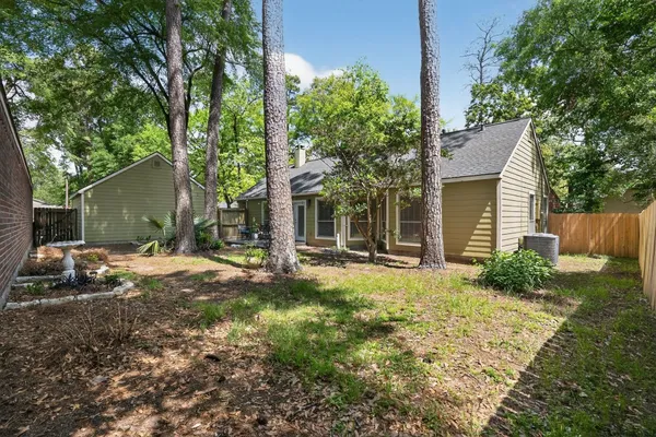 $275,000 | 30 Camberwell Court, The Woodlands, TX 77380
