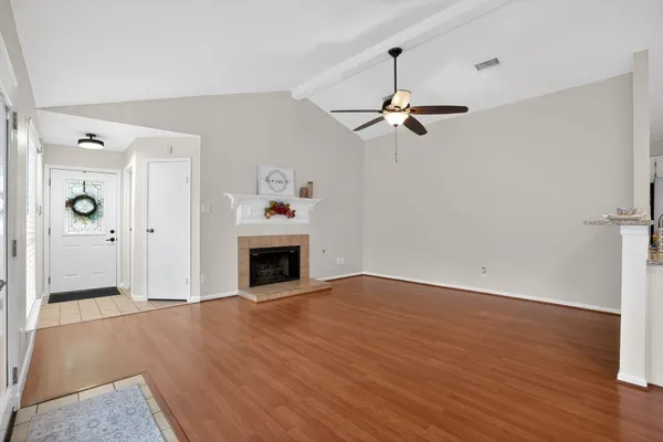 $275,000 | 30 Camberwell Court, The Woodlands, TX 77380