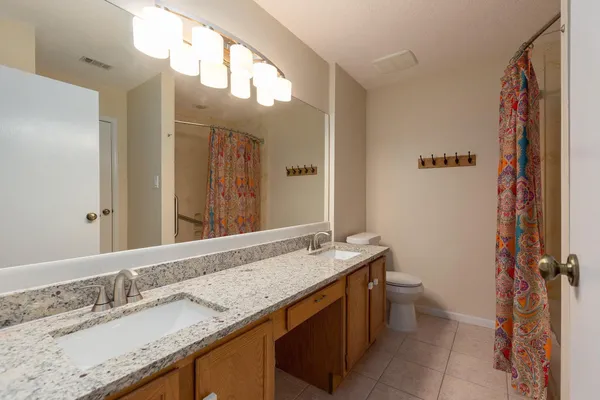 $275,000 | 30 Camberwell Court, The Woodlands, TX 77380