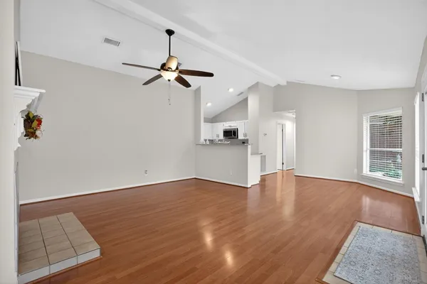 $275,000 | 30 Camberwell Court, The Woodlands, TX 77380