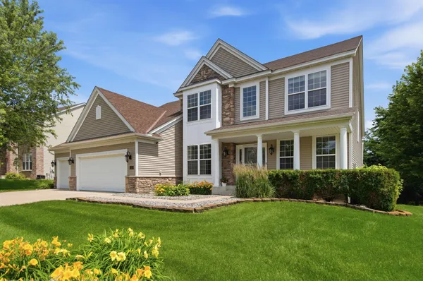$739,900 | 749 Ali Lane, Victoria, MN 55386