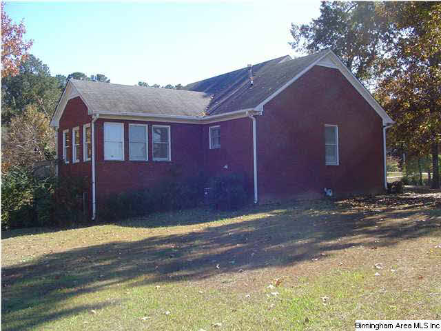 9339 Bradford Trafford Road Warrior, AL 35180 - Photo 7 of 32