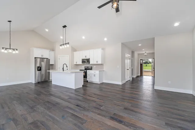 $374,900 | 255 Friendship Drive, Livingston, TN 38570