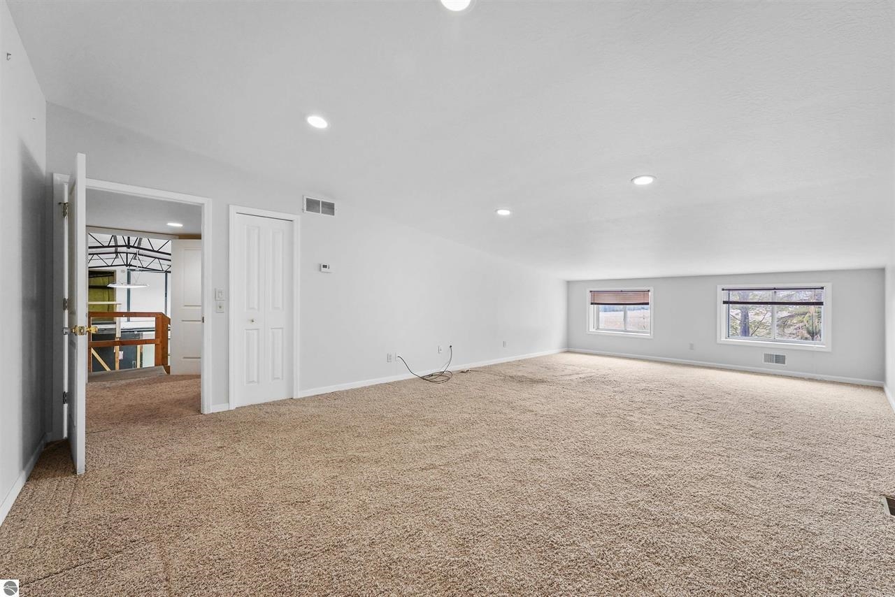 9435 East Cherry Bend Road Traverse City, MI 49684 - Photo 5 of 7