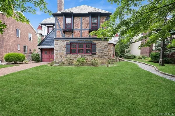 $1,420,000 | 29-37 168th Street | Murray Hill - Flushing