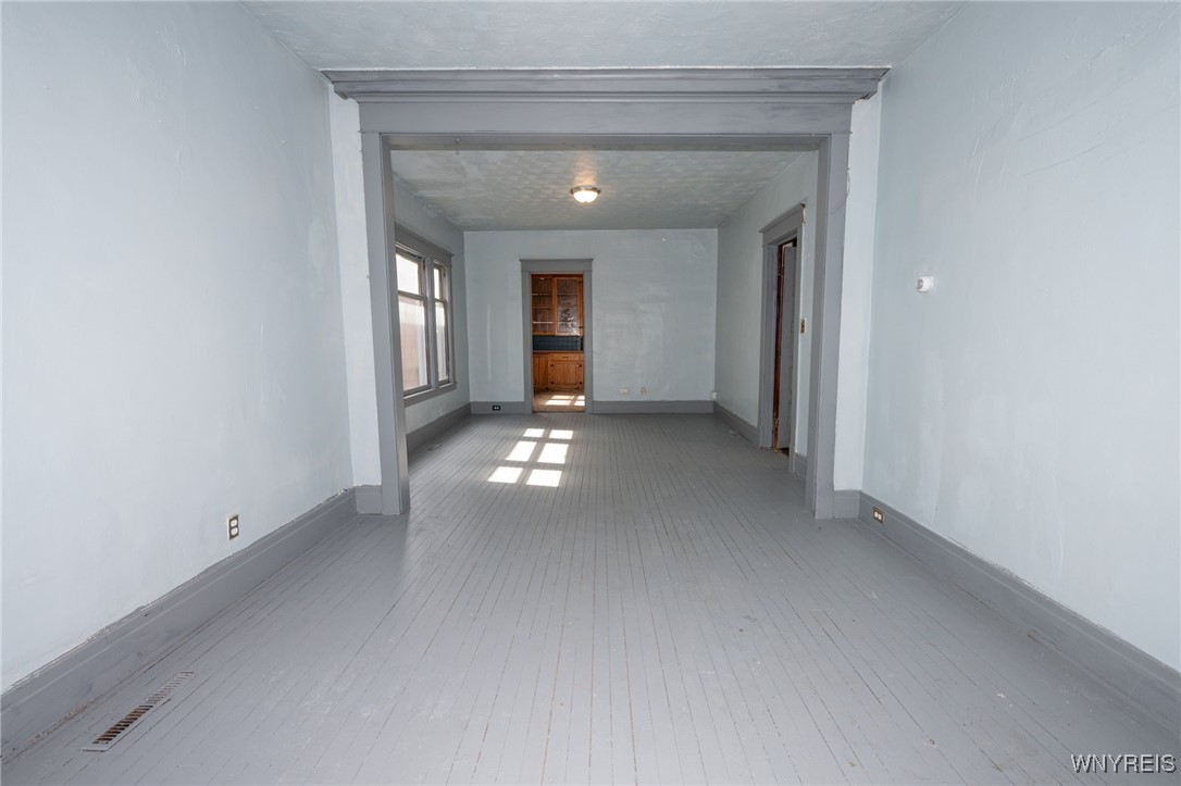 54 Freund Street Buffalo, NY 14211 - Photo 11 of 37