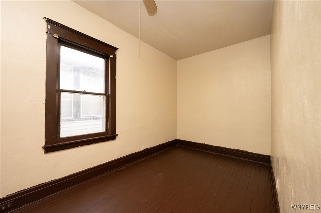 54 Freund Street Buffalo, NY 14211 - Photo 12 of 37