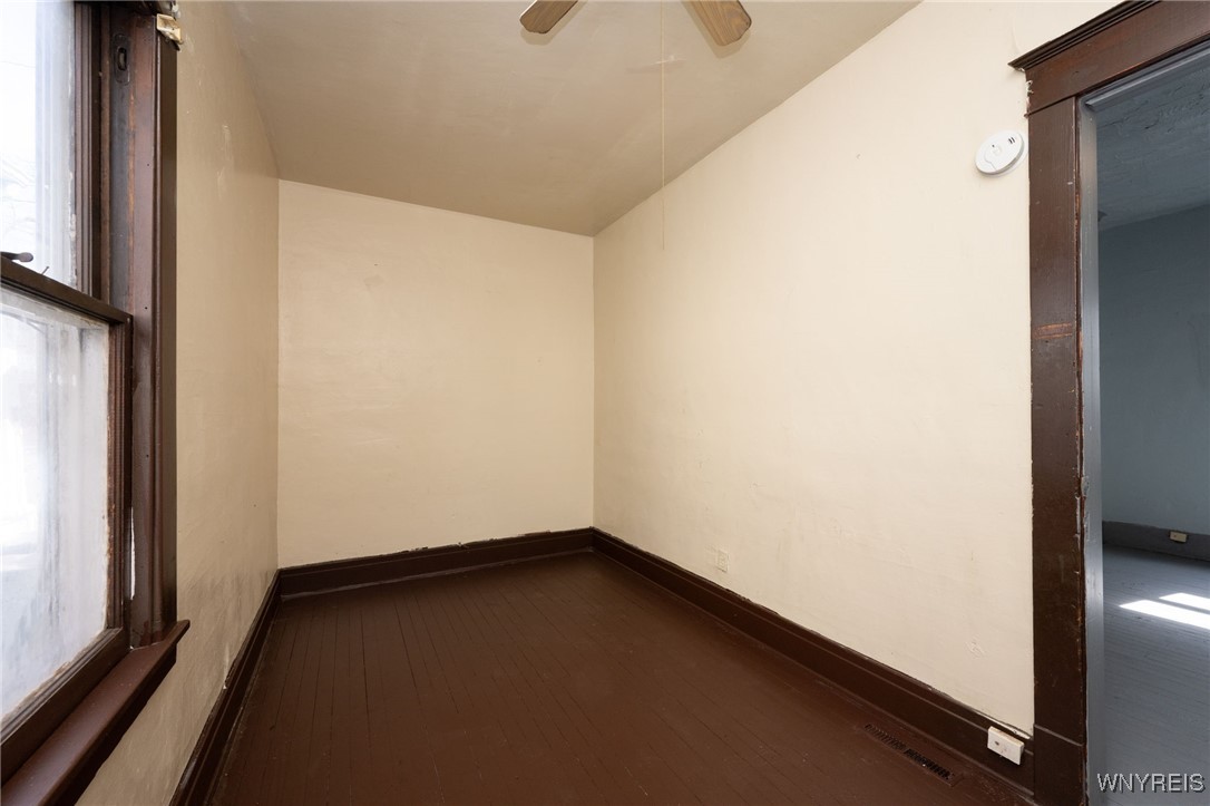 54 Freund Street Buffalo, NY 14211 - Photo 13 of 37