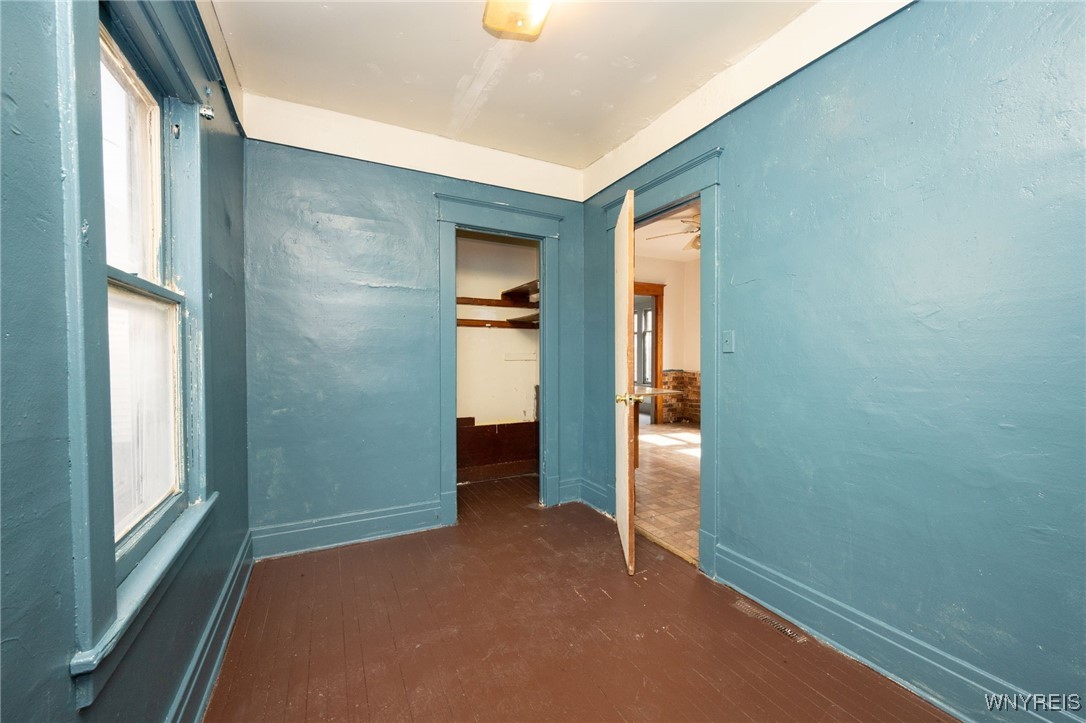 54 Freund Street Buffalo, NY 14211 - Photo 23 of 37