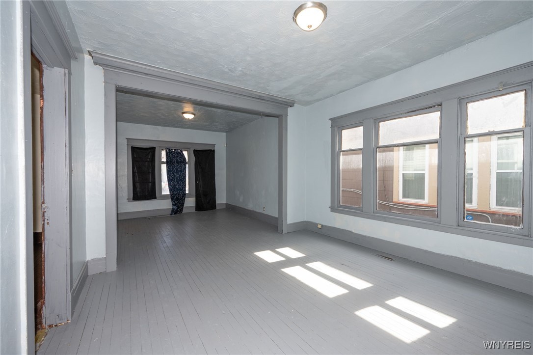 54 Freund Street Buffalo, NY 14211 - Photo 9 of 37