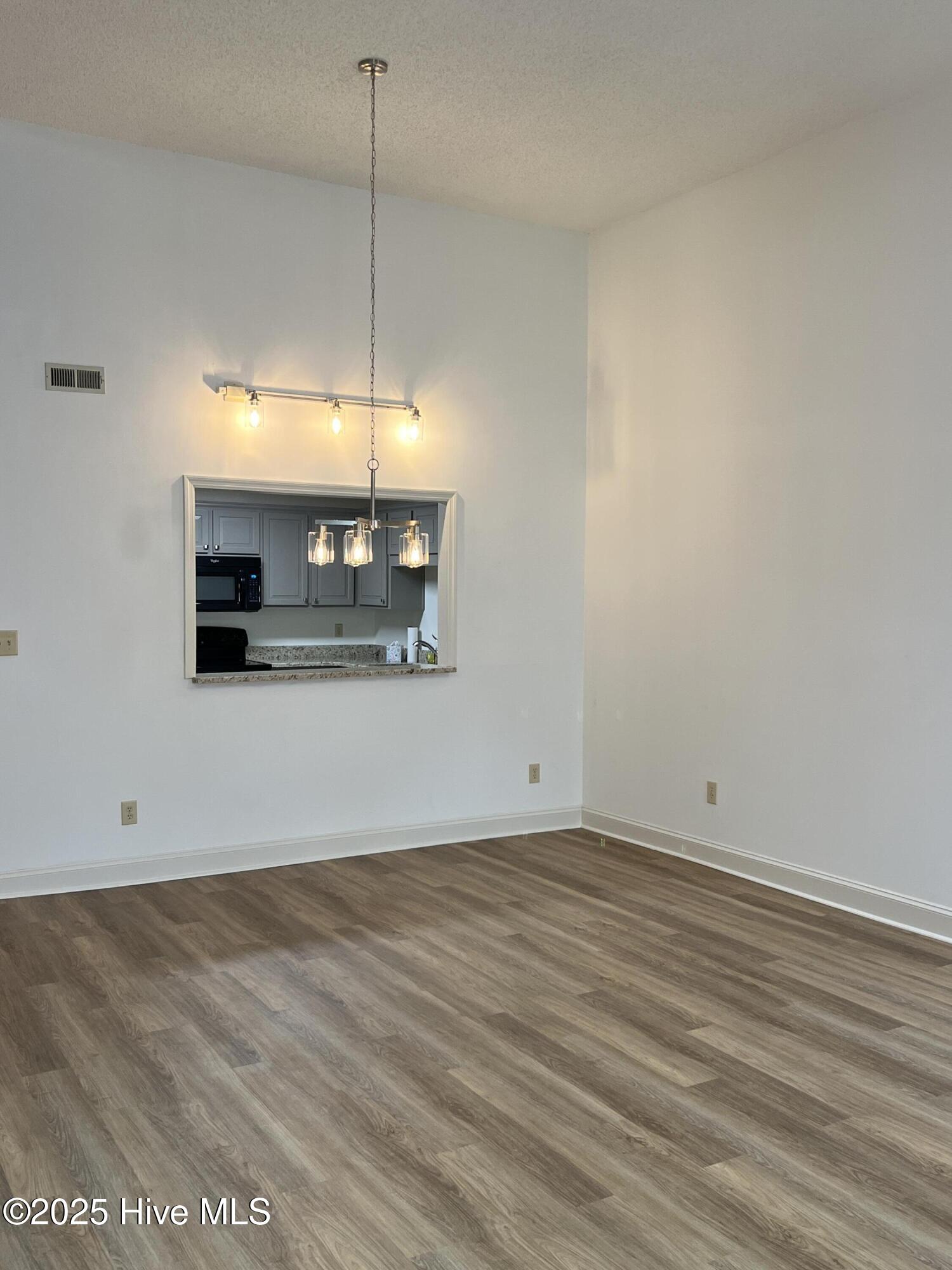 10 Pier Pointe, Unit POINTE New Bern, NC 28562 - Photo 13 of 64 dining area