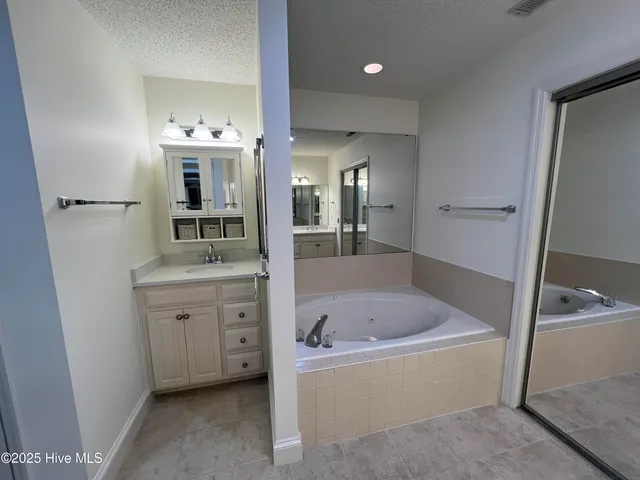 $339,950 | 10 Pier Pointe, Unit POINTE, New Bern, NC 28562