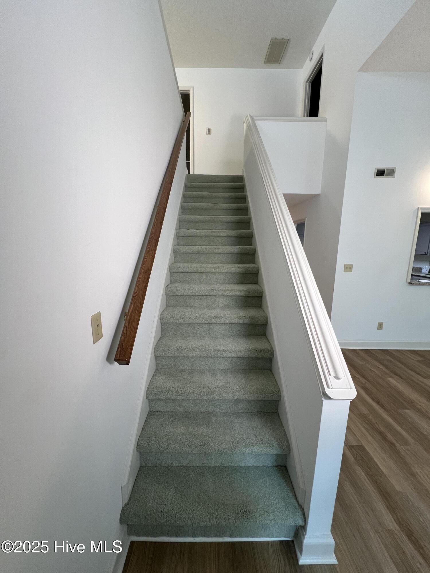 10 Pier Pointe, Unit POINTE New Bern, NC 28562 - Photo 35 of 64 stairs up