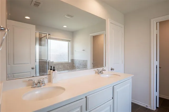 $2,490 | 607 Ridge View Way, Justin, TX 76247