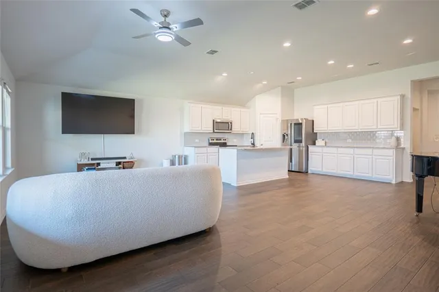 $2,490 | 607 Ridge View Way, Justin, TX 76247