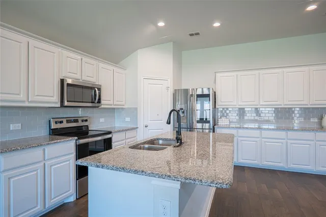 $2,490 | 607 Ridge View Way, Justin, TX 76247