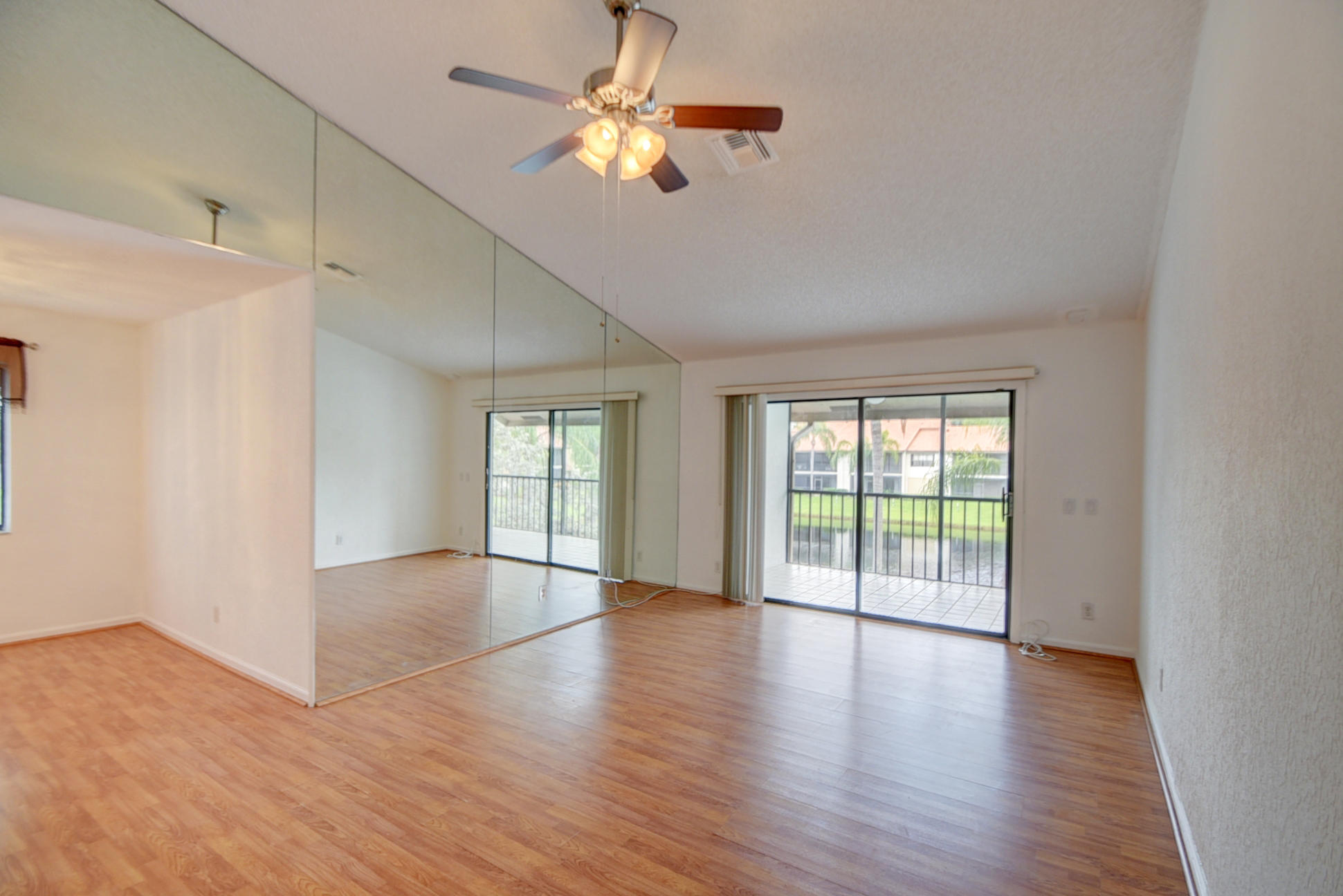 5601 Coach House Circle, Unit E Boca Raton, FL 33486 - Photo 8 of 28 DSC_5122_3_4_5_6