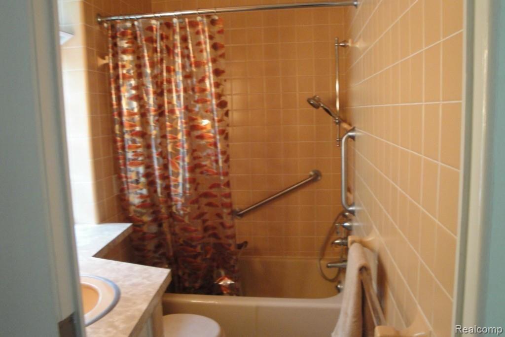 1119 Harvard Road Grosse Pointe, MI 48230 - Photo 25 of 66 Harvard 1119 062.jpg