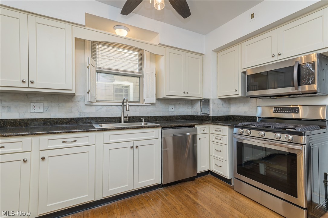 3577 Tullamore Road Cleveland, OH 44118 - Photo 2 of 27 Gallery Image 2