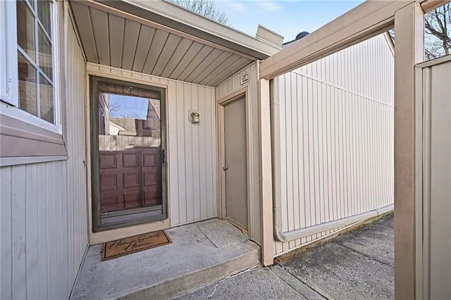 $218,000 | 2914 Northeast 59 Place, Gladstone, MO 64119