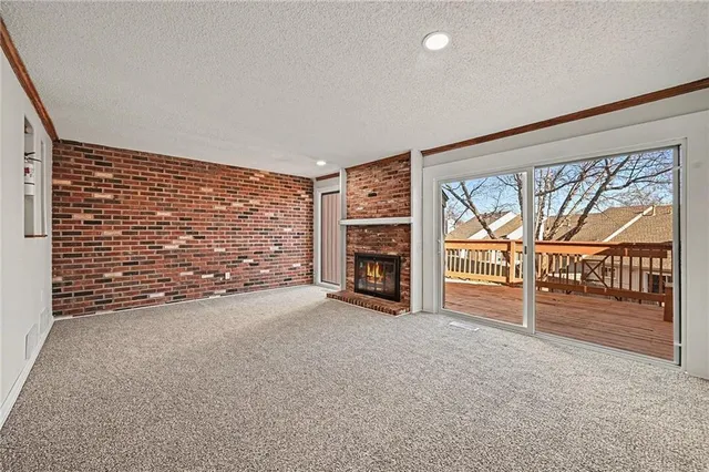 $218,000 | 2914 Northeast 59 Place, Gladstone, MO 64119