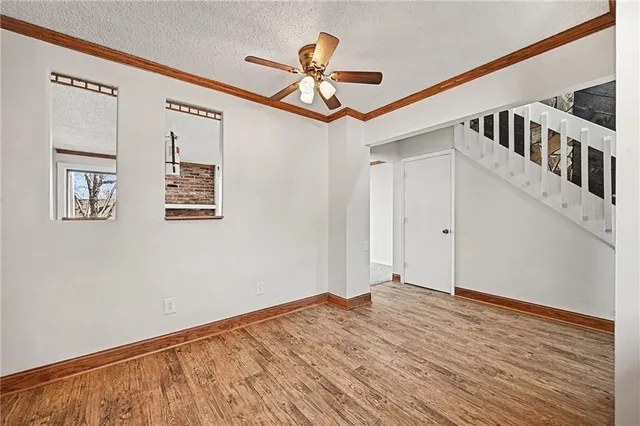 $218,000 | 2914 Northeast 59 Place, Gladstone, MO 64119