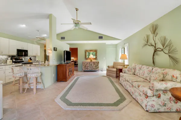 $495,000 | 7137 Southeast Quincy Terrace, Hobe Sound, FL 33455