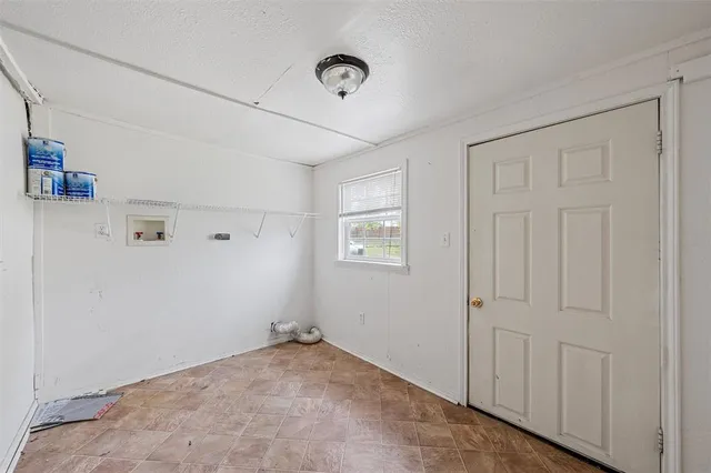 a view of a livingroom with an empty space