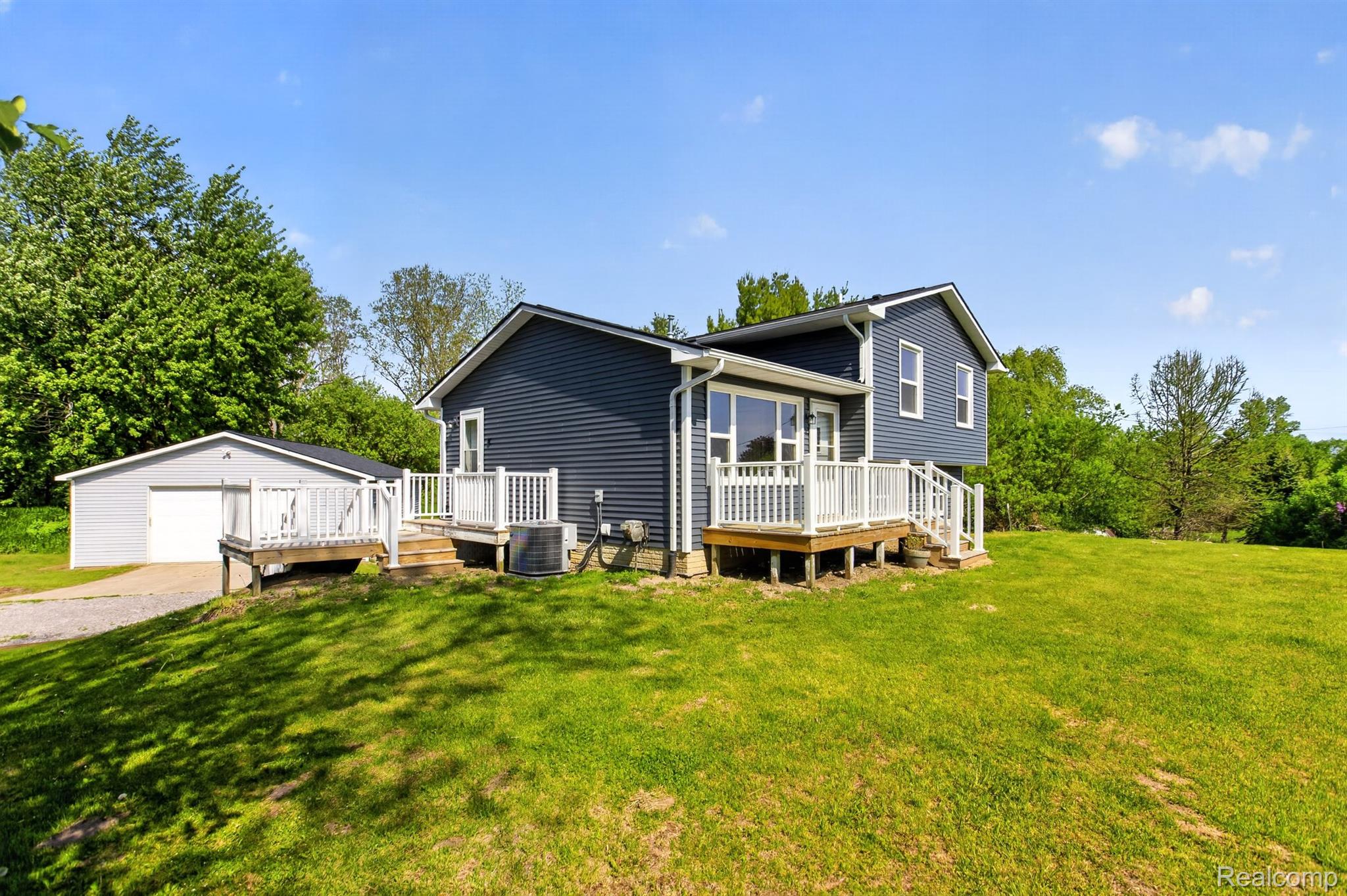 1215 North Oak Road Davison, MI 48423 - Photo 33 of 37