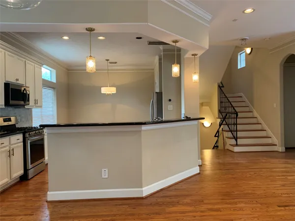 $2,900 | 406 Fowler Street, Houston, TX 77007