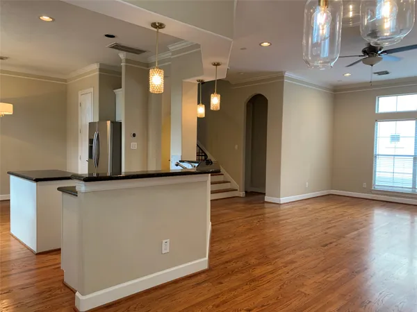 $2,900 | 406 Fowler Street, Houston, TX 77007