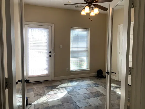 $2,900 | 406 Fowler Street, Houston, TX 77007