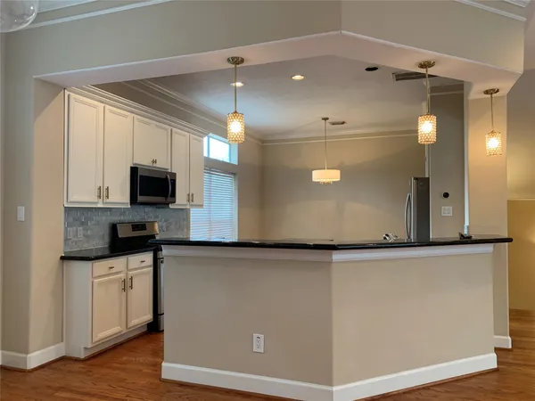 $2,900 | 406 Fowler Street, Houston, TX 77007