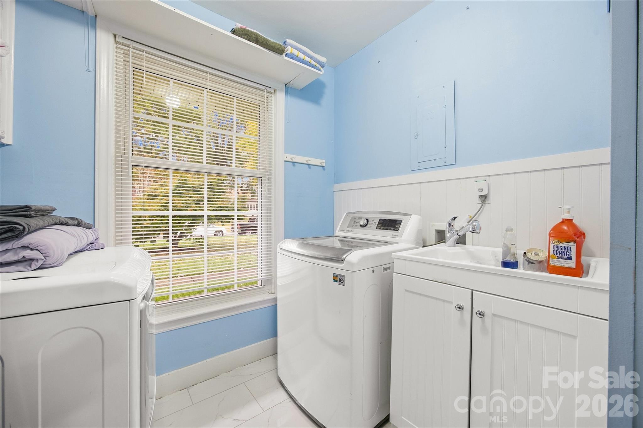850 Burnley Road Charlotte, NC 28210 - Photo 17 of 38 a utility room with dryer and washer