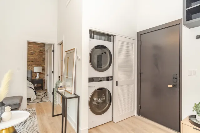 $2,350 | 2718 North Hampden Court, Unit 412, Chicago, IL 60614