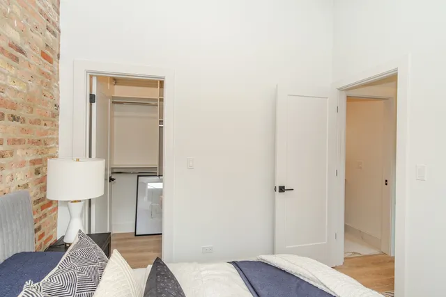 $2,350 | 2718 North Hampden Court, Unit 412, Chicago, IL 60614