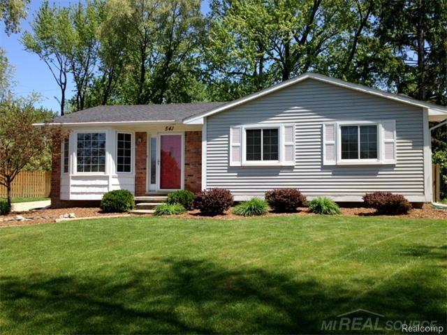 541 Curzon Road Rochester Hills, MI 48307 - Photo 1 of 22