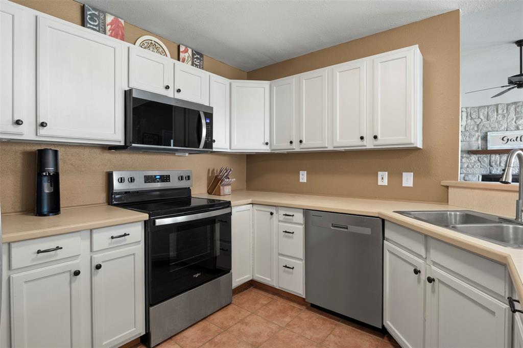 933 Calder Street Howe, TX 75459 - Photo 9 of 25 Gallery Image 9