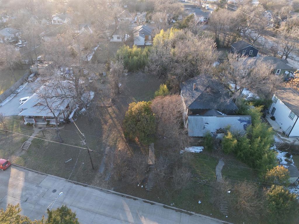 227 South Cliff Street Dallas, TX 75203 - Photo 7 of 10 a close up of a sink