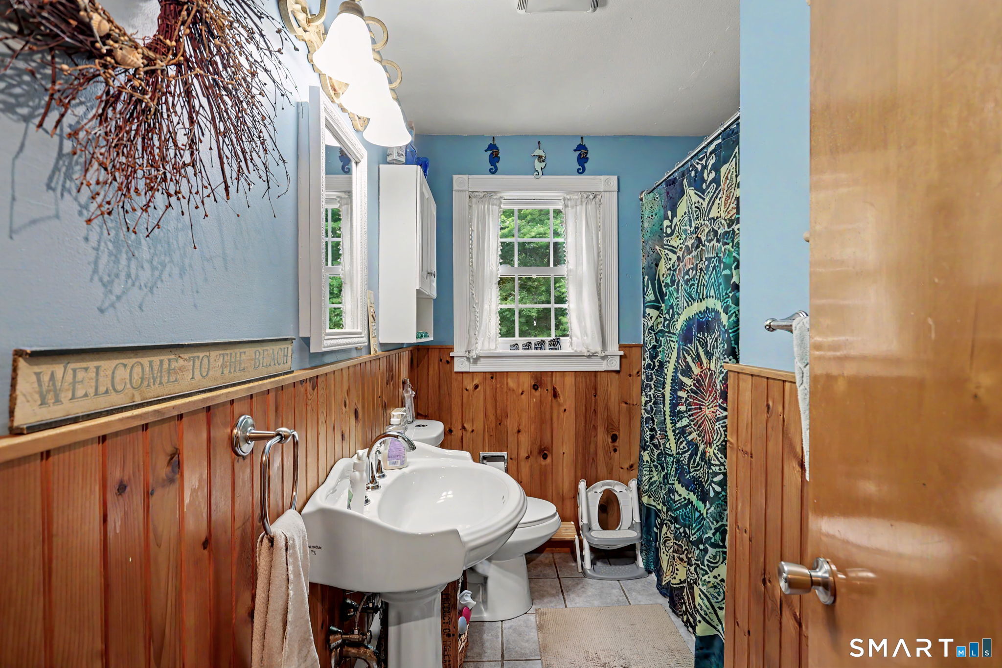 264 Roxbury Road East Lyme, CT 06357 - Photo 7 of 27