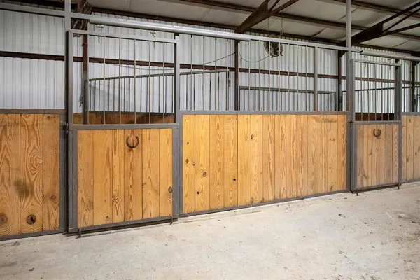 a view of a garage